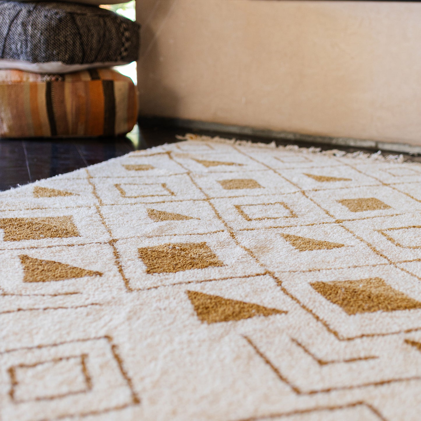 Yellow and White Azilal Rug – Handmade Moroccan Wool Carpet with Berber Design