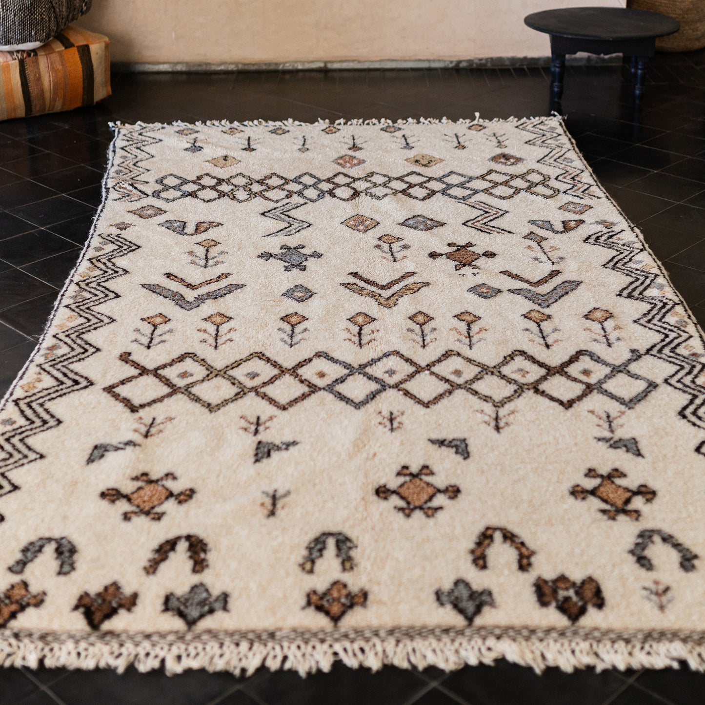 White Azilal Rug – Handmade Moroccan Wool Carpet with Berber Symbols