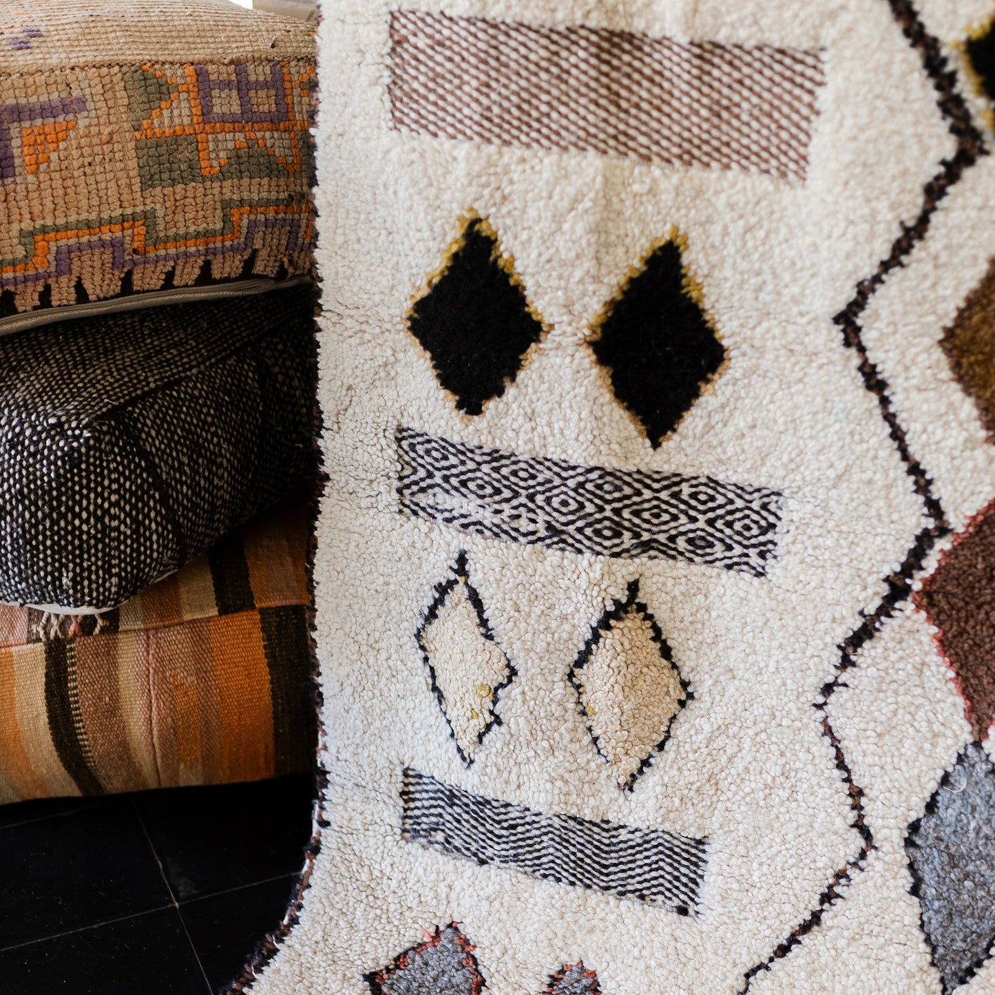 White Azilal Rug – Handmade Moroccan Wool Carpet with Multicolored Diamond Patterns