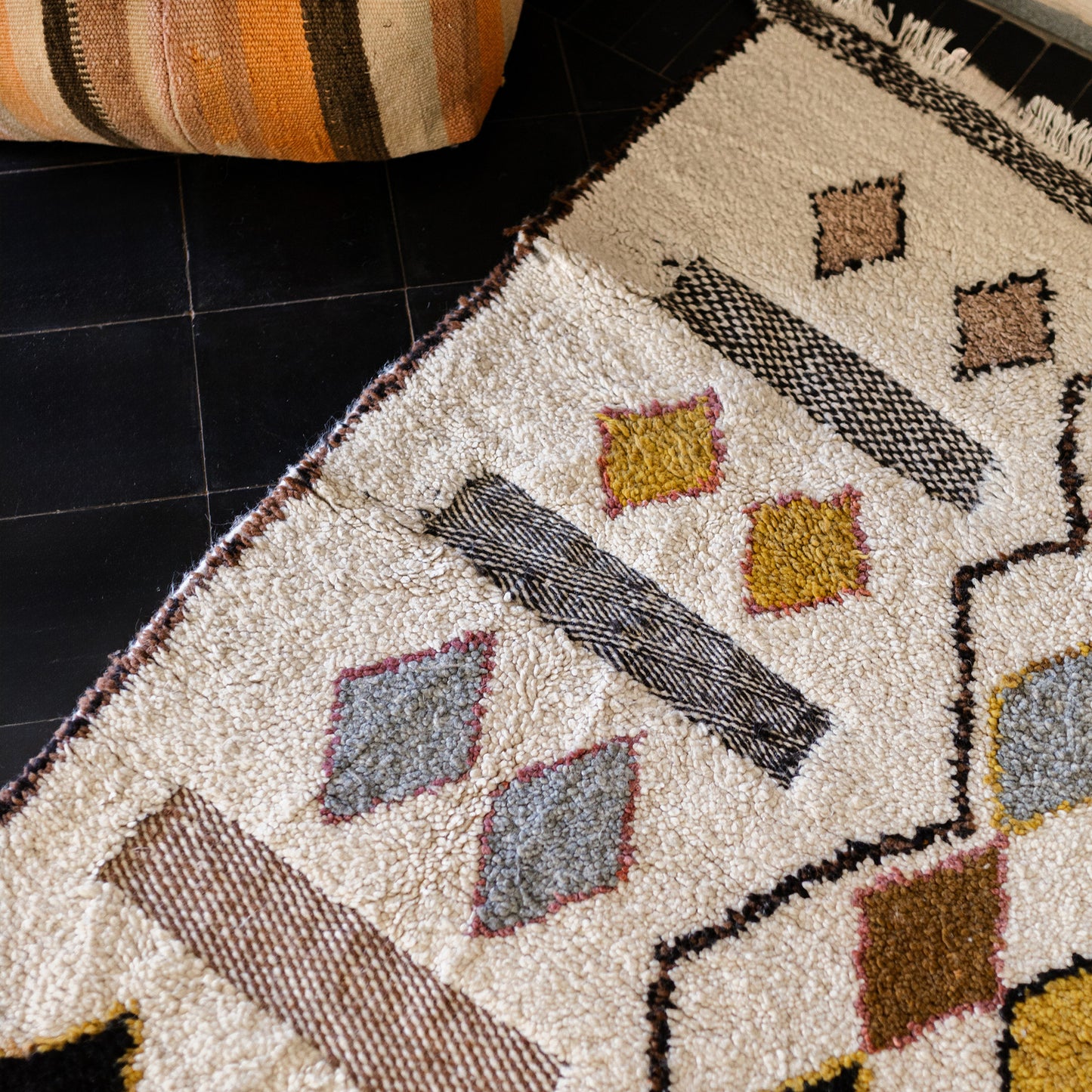 White Azilal Rug – Handmade Moroccan Wool Carpet with Multicolored Diamond Patterns