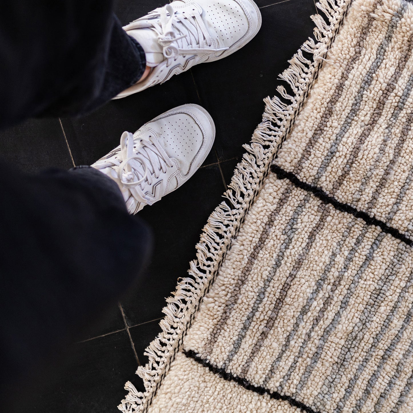 Large White Azilal Rug – Handmade Moroccan Wool Carpet with Minimal Berber Design
