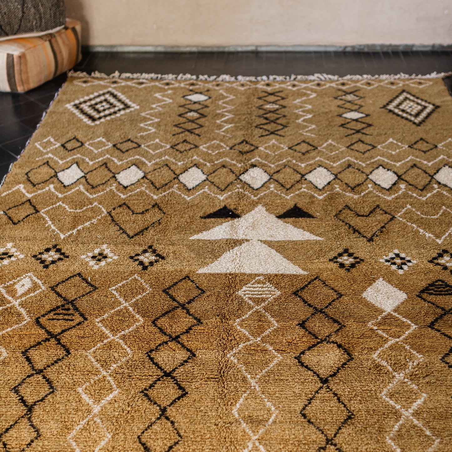 Yellow Azilal Rug – Handmade Moroccan Wool Carpet with Warm Bohemian Charm