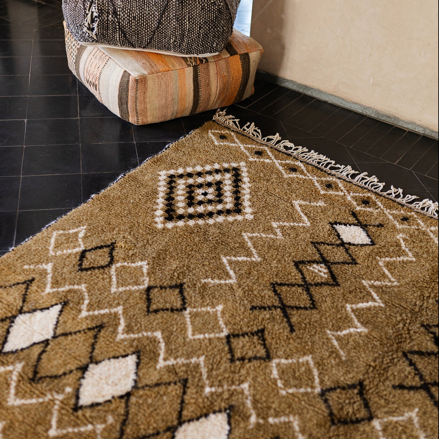 Yellow Azilal Rug – Handmade Moroccan Wool Carpet with Warm Bohemian Charm