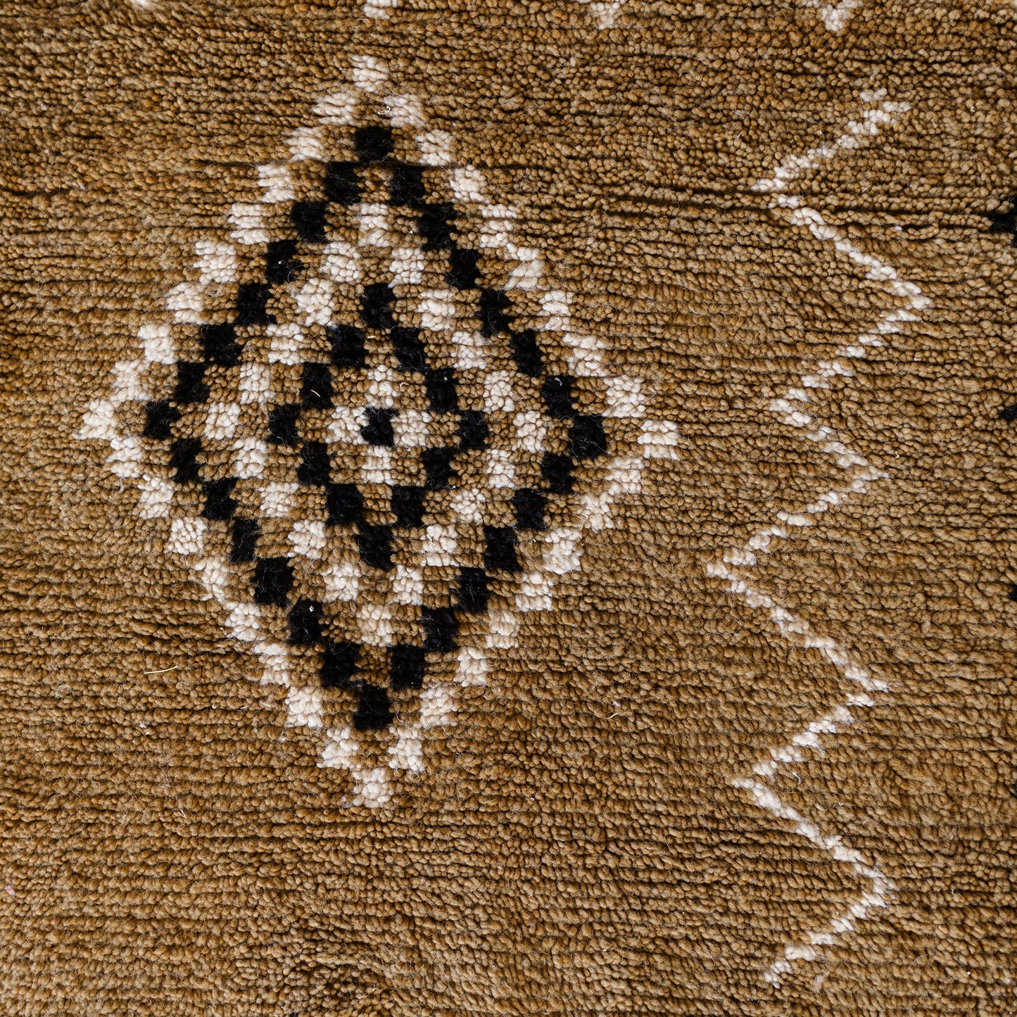 Yellow Azilal Rug – Handmade Moroccan Wool Carpet with Warm Bohemian Charm