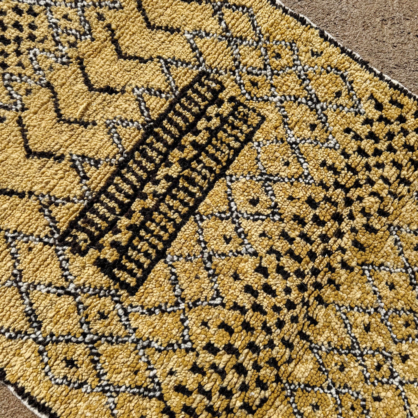 Azilal Runner Rug – Handmade Moroccan Wool Carpet with Traditional Berber Design