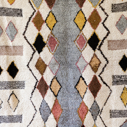 White Azilal Rug – Handmade Moroccan Wool Carpet with Multicolored Diamond Patterns