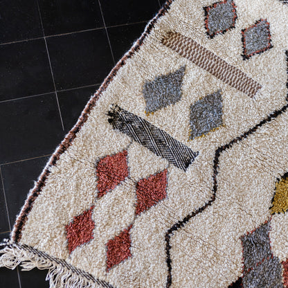 White Azilal Rug – Handmade Moroccan Wool Carpet with Multicolored Diamond Patterns
